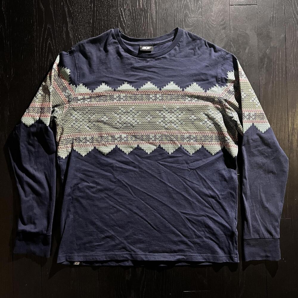 Vintage Nordic Pattern Longsleeve T-Shirt Navy